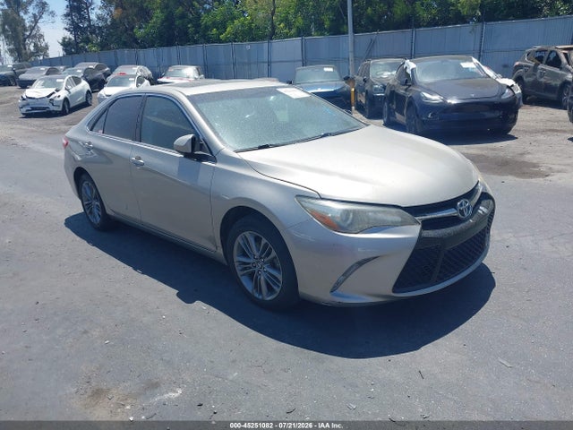 2016 TOYOTA CAMRY SE
