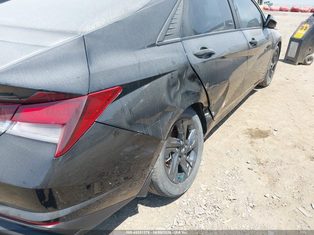 2023 Hyundai ELANTRA SEL — миниатюра 17