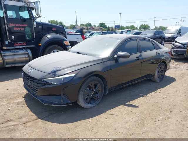 صورة 2 لـ 2023 Hyundai ELANTRA SEL