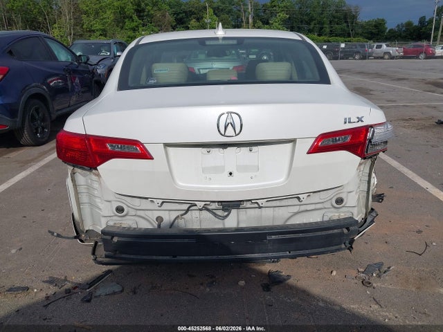 صورة 6 لـ 2013 Acura ILX 2.0L
