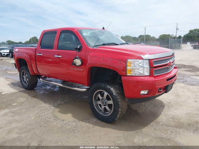2013 Chevrolet SILVERADO 1500 LT photo 1