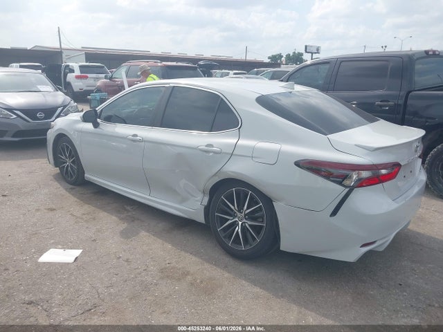 2023 Toyota CAMRY SE photo 3