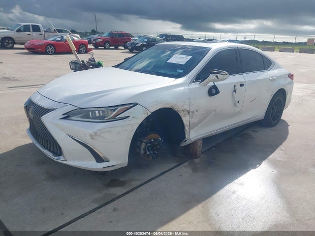 صورة 2 لـ 2019 Lexus ES 350