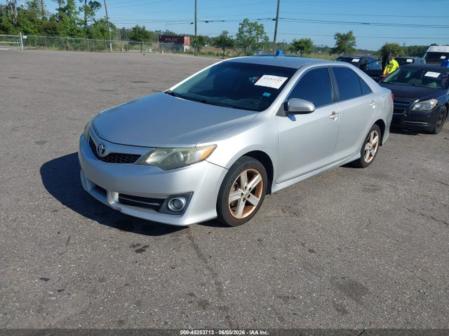 2013 Toyota CAMRY SE 照片 2