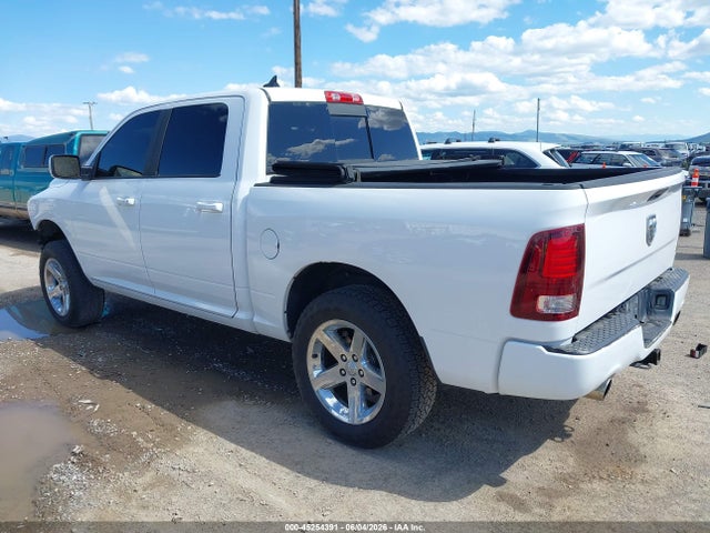 2014 RAM 1500 SPORT photo 3