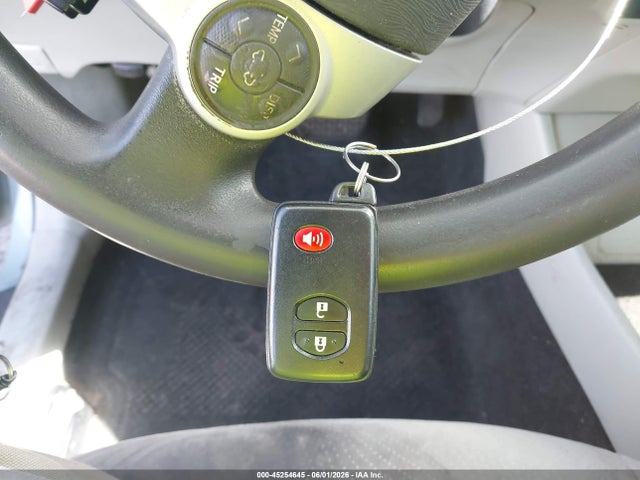 صورة مصغرة 11 لـ 2013 Toyota PRIUS TWO