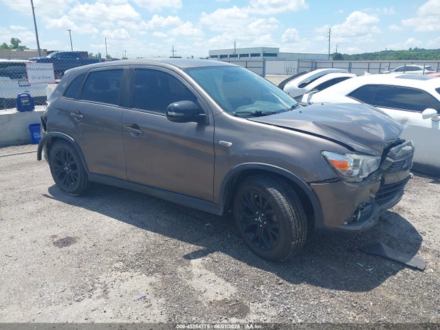 2017 MITSUBISHI OUTLANDER 2.0 LE