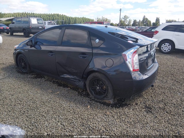 2015 Toyota PRIUS TWO — фото 3