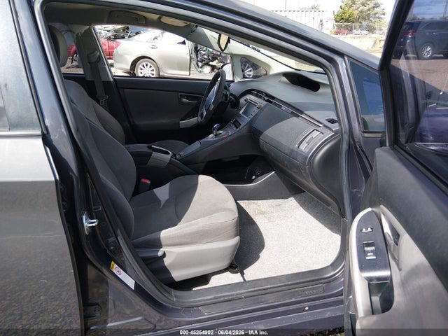 2015 Toyota PRIUS TWO — фото 5