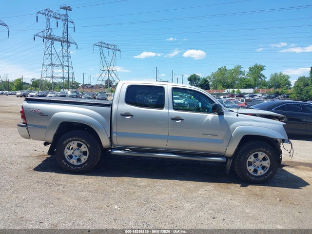 2011 Toyota TACOMA BASE V6 — миниатюра 14