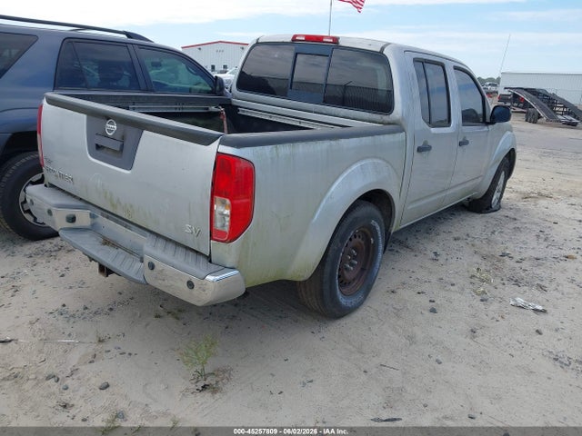 2015 Nissan FRONTIER SV photo 4