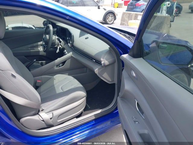 صورة 5 لـ 2024 Hyundai ELANTRA SE