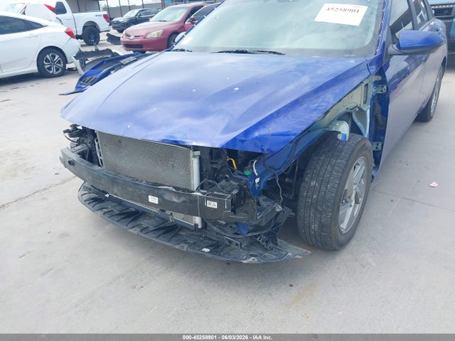 صورة 6 لـ 2024 Hyundai ELANTRA SE