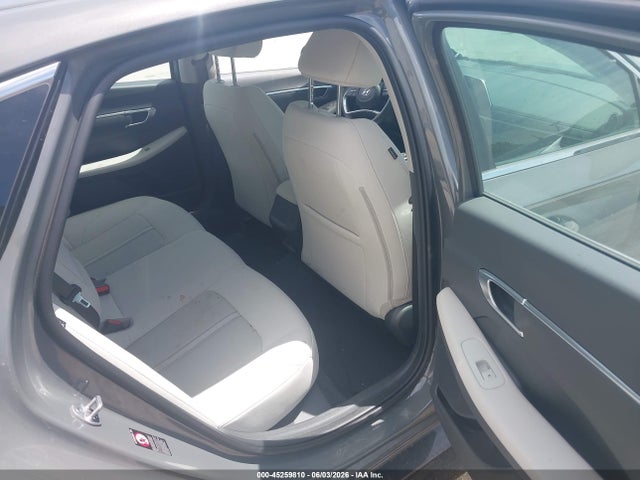 صورة 8 لـ 2023 Hyundai SONATA SEL