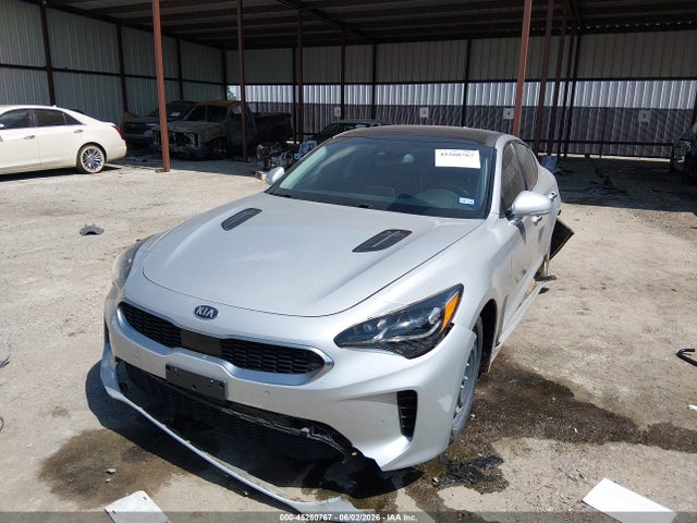 2018 KIA STINGER PREMIUM photo 2