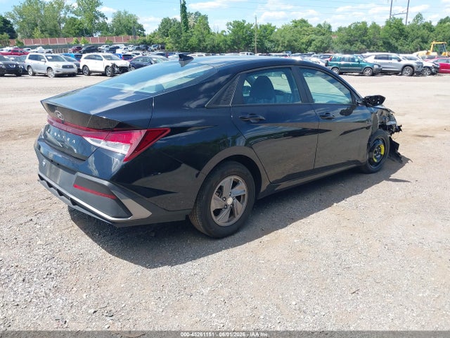 2025 Hyundai ELANTRA SE photo 4