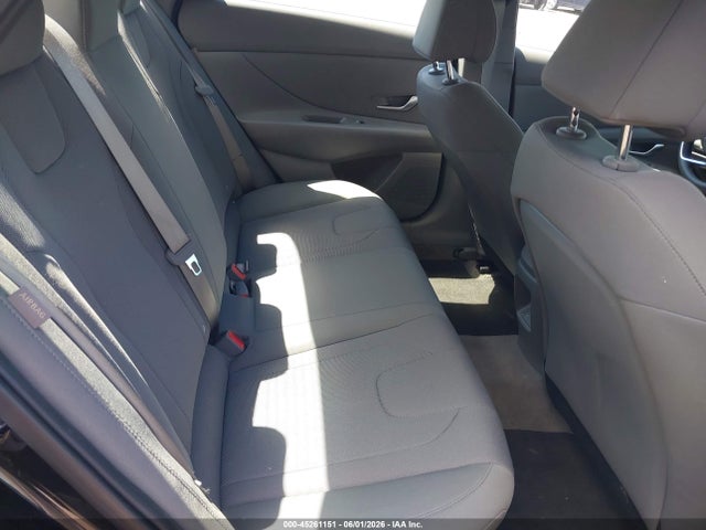 2025 Hyundai ELANTRA SE photo 8