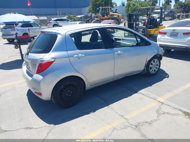 2012 Toyota YARIS LE 照片 4