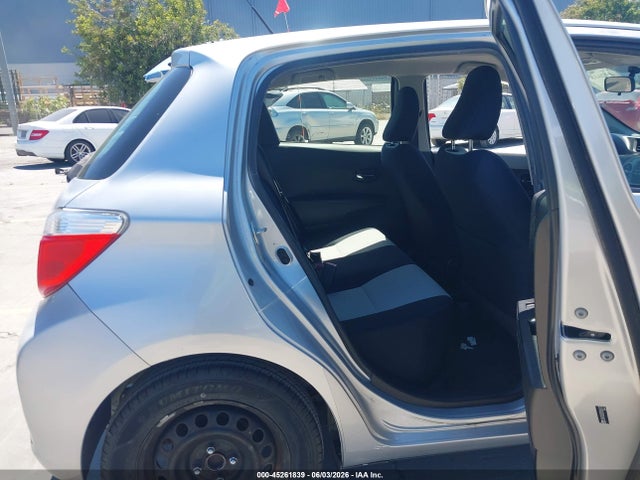 2012 Toyota YARIS LE 照片 8