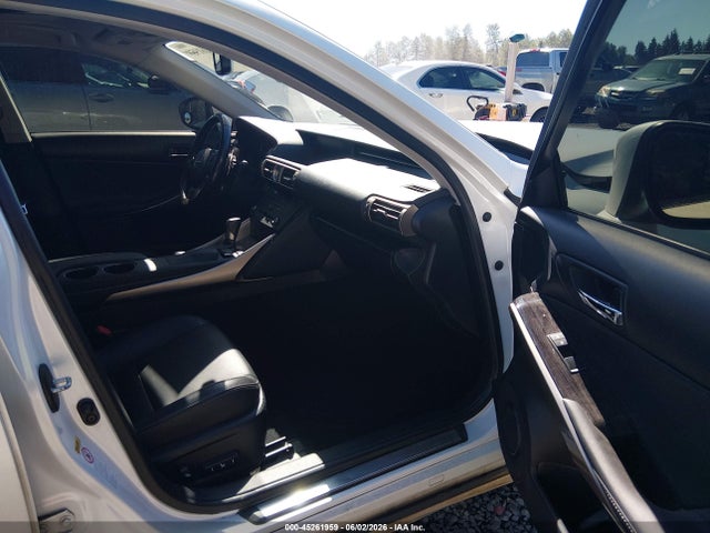صورة مصغرة 17 لـ 2016 Lexus IS 350