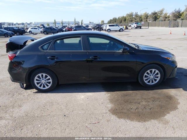 2023 KIA FORTE LX thumbnail 14