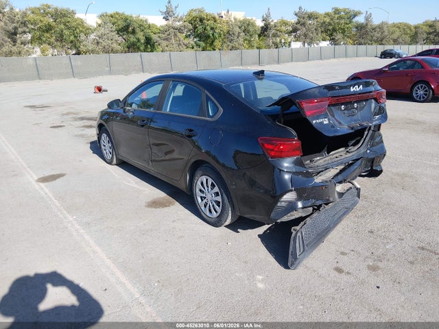 2023 KIA FORTE LX — фото 3