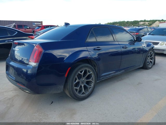 2015 Chrysler 300 300S photo 4