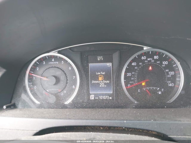2015 Toyota CAMRY SE photo 7