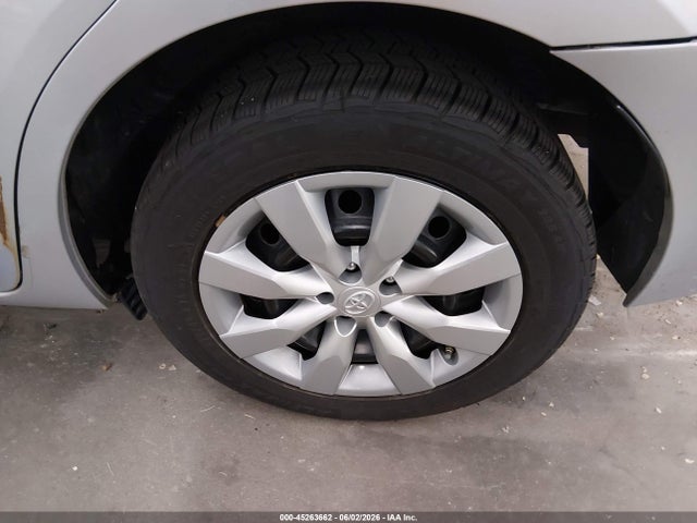 2014 Toyota COROLLA LE thumbnail 12