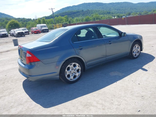 FORD FUSION SE - 4