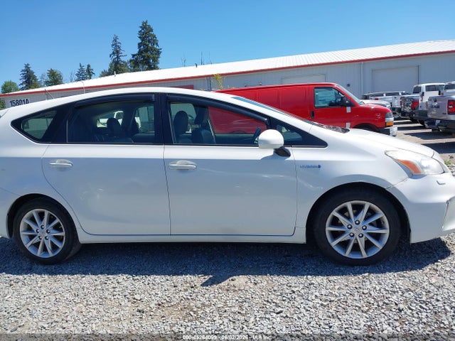 2013 Toyota PRIUS V FIVE — миниатюра 13