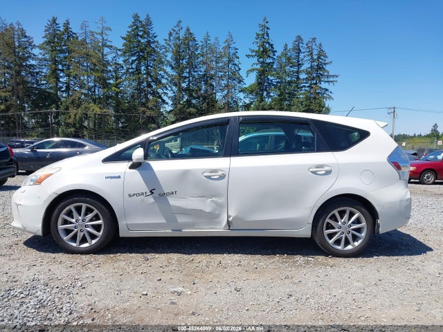 صورة 6 لـ 2013 Toyota PRIUS V FIVE