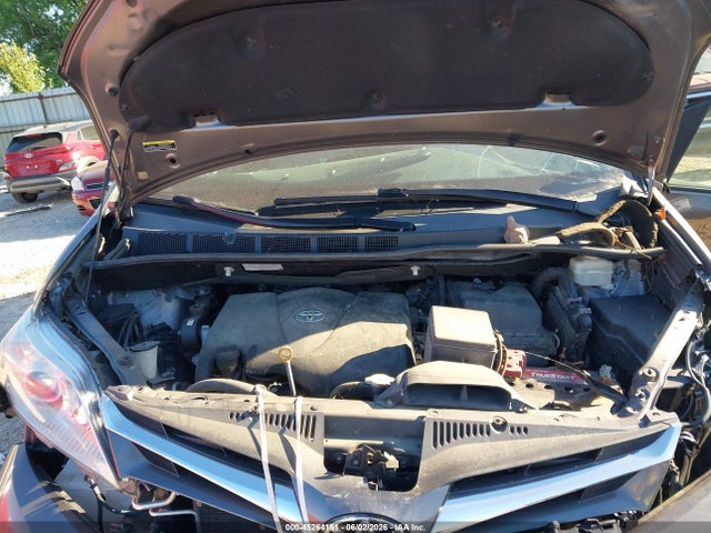2019 TOYOTA SIENNA XLE 8 PASSENGER 10