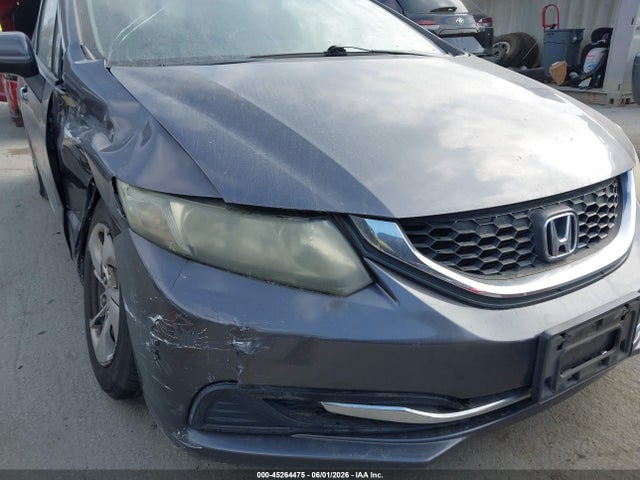 2015 Honda CIVIC LX — миниатюра 17