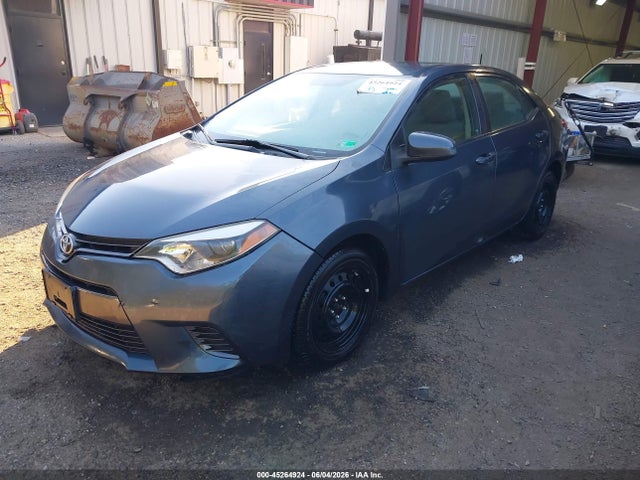 2016 Toyota COROLLA LE photo 2