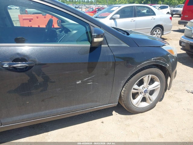 FORD FOCUS SE - 6