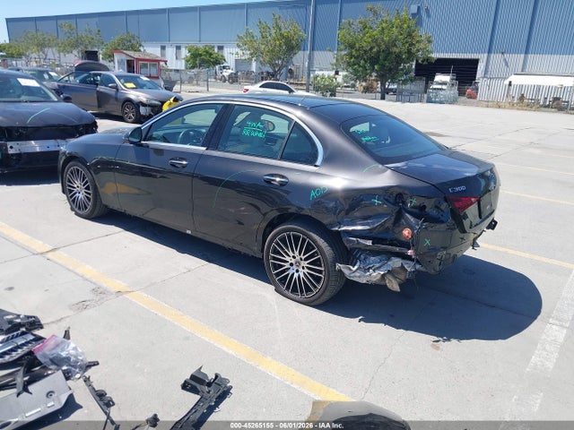 صورة 3 لـ 2025 Mercedes-BENZ C 300