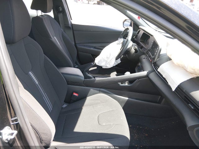 صورة 5 لـ 2025 Hyundai ELANTRA SEL SPORT