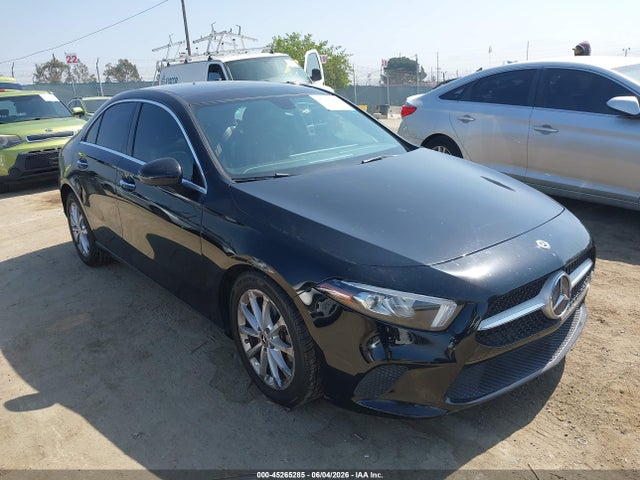 صورة 1 لـ 2019 Mercedes-BENZ A 220
