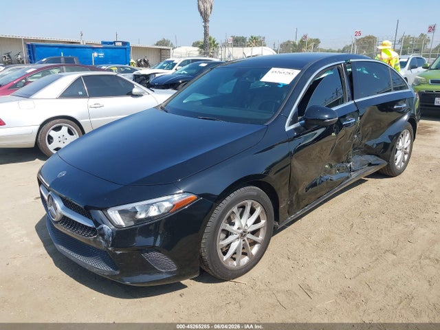 صورة 2 لـ 2019 Mercedes-BENZ A 220