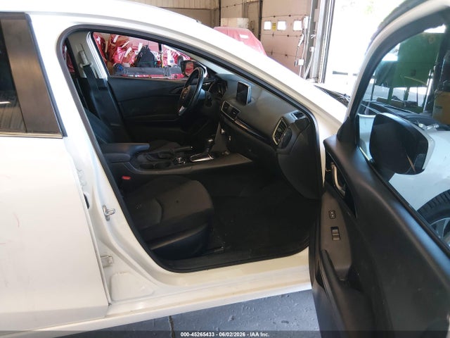 صورة 5 لـ 2016 Mazda MAZDA3 I TOURING
