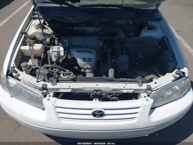 1999 Toyota CAMRY LE 照片 10