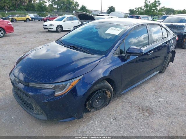 2022 Toyota COROLLA LE photo 2