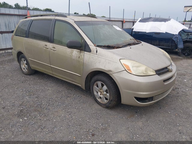 2005 TOYOTA SIENNA LE