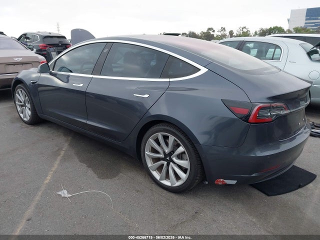 صورة 3 لـ 2018 Tesla MODEL 3 LONG RANGE/MID RANGE