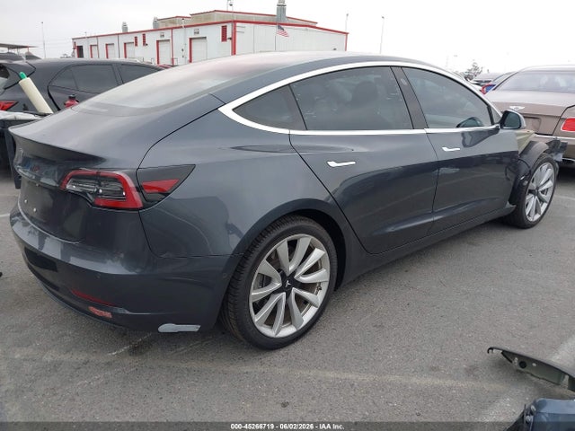 صورة 4 لـ 2018 Tesla MODEL 3 LONG RANGE/MID RANGE