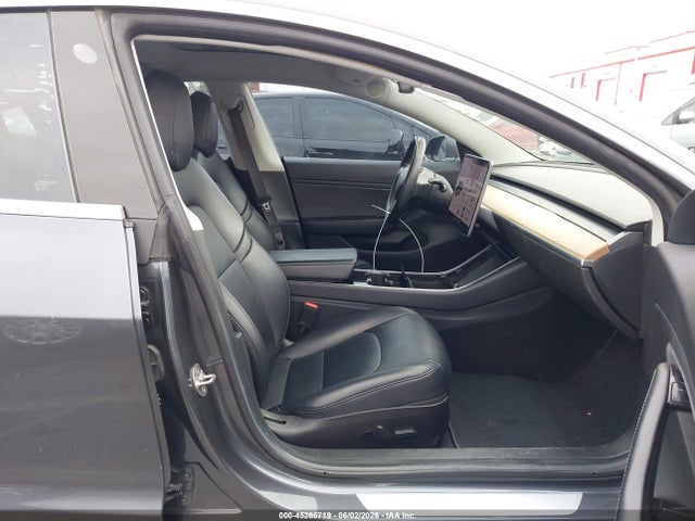 صورة 5 لـ 2018 Tesla MODEL 3 LONG RANGE/MID RANGE