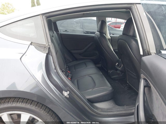 صورة 8 لـ 2018 Tesla MODEL 3 LONG RANGE/MID RANGE