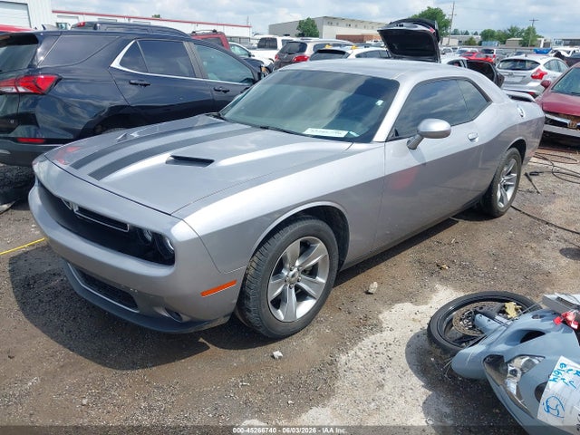 2015 Dodge CHALLENGER SXT — фото 2