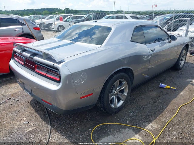 2015 Dodge CHALLENGER SXT — фото 4